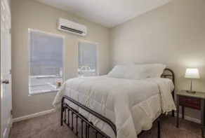 Free parking and Coffee | Smart Tv | Fast Wi-Fi - Image 2