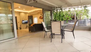 Airport Roof Terrace / by Optimum Shopping Mall #3 - Image 2