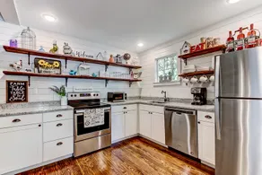 2BR Historic Cottage | 4 blocks to Forsyth Park - Image 4
