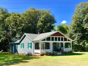 Riverfront Cottage by Caverns & Nat’l Parks - Image 5