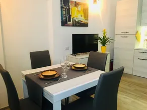 VERENA's HOME with private courtyard, two-room apartment - Image 2