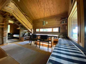 Northern lights home opposite the mountains - Image 3