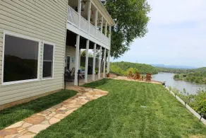 Hilltop Haven -Lakefront Private Walkout Apartment - Image 3