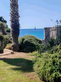Villa + pool on the beach - Image 3