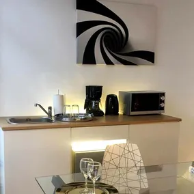 Private artist house (2 floors) with small terrace - Image 3