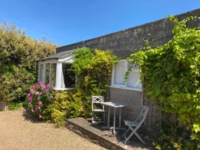 Little Holiday Cottage, minutes walk to beach - Image 2