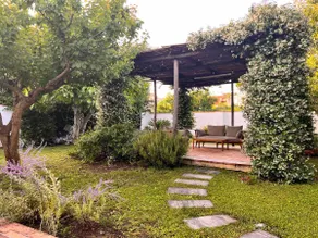Cozy and bright house with garden - Image 2