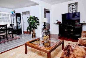 Peaceful,spacious and newly renovated space - Image 3