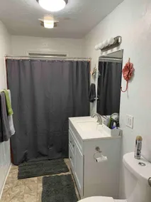 Quiet Convenient Cute 2 Bedroom Home - Image 4