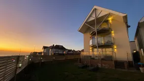 Cliff Top Heights-Beach front house near Brighton - Image 3