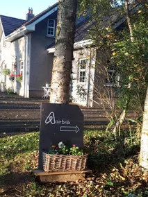 'Sleepy Hollow'Romantic cottage in idyllic garden - Image 3