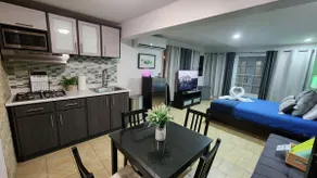Palm's Luxury Suite with Private Jacuzzi - Image 3
