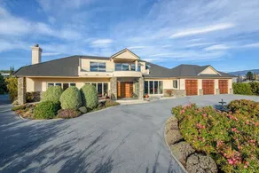 Sunny and Quiet Suite in Wanaka - Image 2