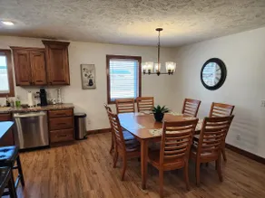 Nice townhouse, GREAT PRICE! perfect for up to 14! - Image 2