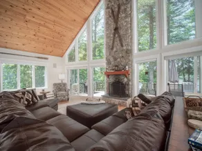 The Chalet~ 4 bed Lakefront Family Vacation - Image 3