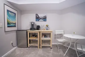 Downtown Haven Private Suite - Image 2