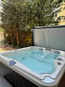 *Maison Fitzgerald* Downtown / Jacuzzi - Image 3