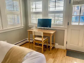 Newly renovated one-bedroom condo in Town - Image 5