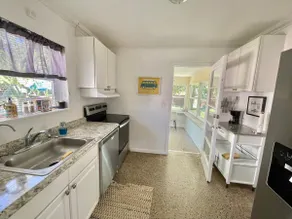 Blue Beach Cottage- 1.2mi from Beach! - Image 3
