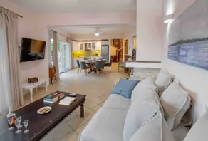 Spacious House with extraordinary view in Corfu - Image 3
