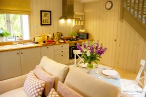 The Potting Shed, 5* ❤︎ Luxury escape Cirencester - Image 5