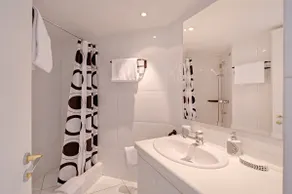 Bright modern 45sqm apartment - Image 5
