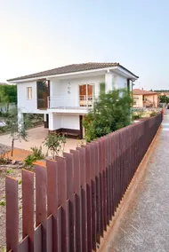 Designer house in a unique natural setting - Image 3