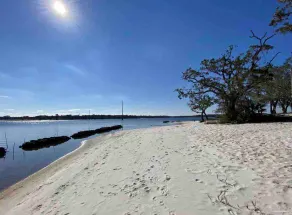 Navy Point Backyard Bungalow - Image 4
