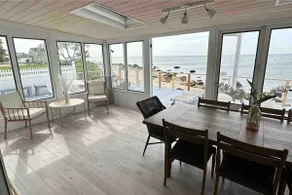 Beachfront Greenport Villa - Image 4