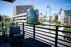 Modern Townhouse in Downtown with Private Balcony - Image 5
