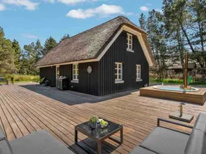 Great location and wilderness bath - Image 2