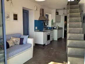 Floras Charming Waterfront House - Image 5