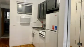 Rad location East Village NYC studio apartment - Image 5