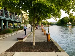 Nature Lover's Charmer / Erie Canal Access - Image 2