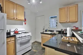 Heart l Of Montrose - Cozy 1 BR - Image 3