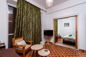 Kali Zoi - Good Life in the centre of the city - Image 4