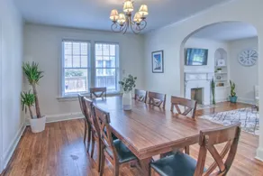 🥇COMFY HISTORIC HOME | MODERN UPGRADES - Image 4