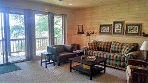 Mia's Black Dog Lodge on beautiful Big Lake Chetac - Image 2