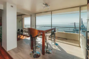 Spectacular panoramic view of the bay. - Image 4