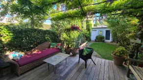 Lovely townhouse terrace and garden - Image 2