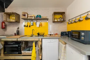 Beautiful Coach House - Image 5