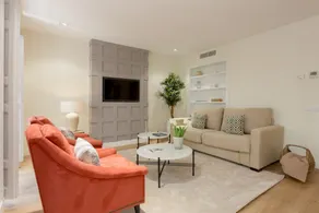 NEW: Spacious and bright in the heart of downtown - Image 3
