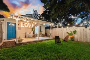 Private GuestHouse, King Bed-Patio with Dog Fence - Image 2