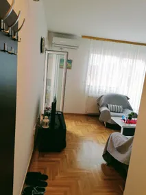 Good Host - Image 5