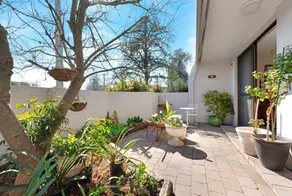 2BR Apartment Close to Manuka Oval - Image 4