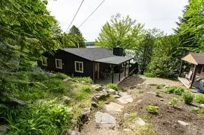 Beautiful Cottage on Bay Lake, Huntsville. - Image 2