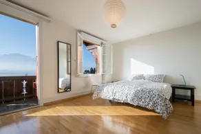 Amazing View with balcony and free Parking - Image 3