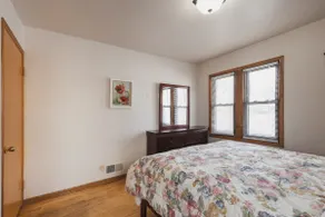 Spacious & Safe 4BR Home | Convenient + 4 Parkings - Image 5