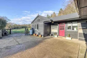 The Stables , Surrey Hills , sleeps up to 4 - Image 3