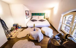 Cozy & Chic Stay in Prime Downtown Location - Image 5